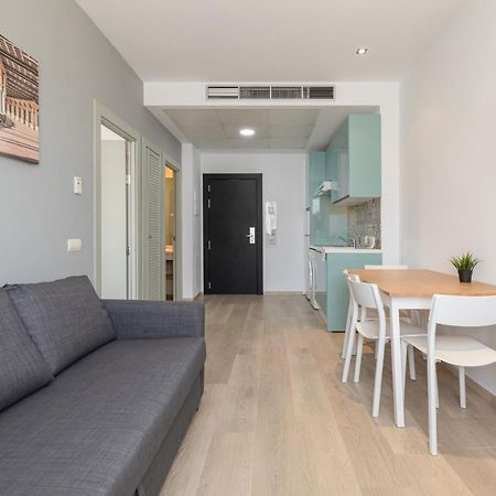 Apartment With Free Parking And Pool Bormujos Exteriör bild