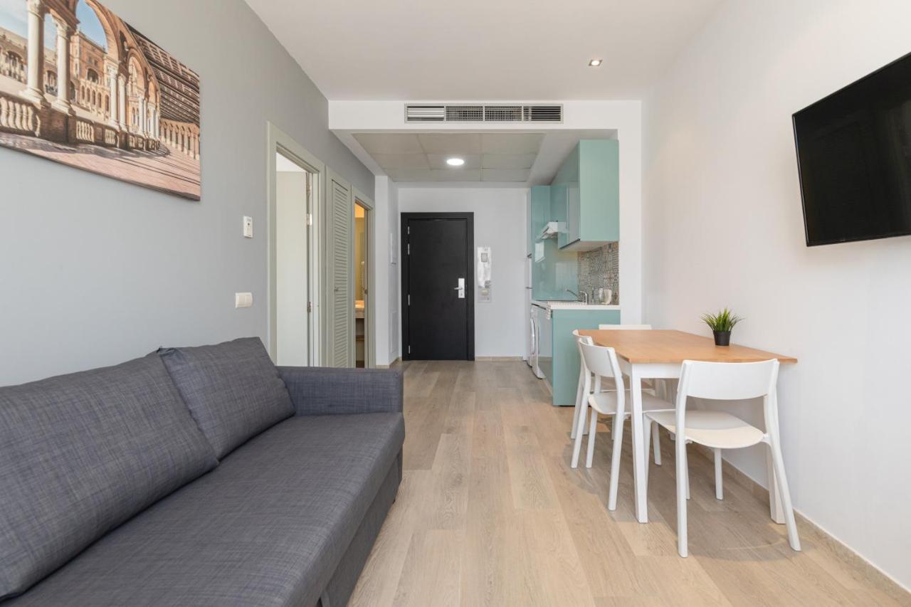 Apartment With Free Parking And Pool Bormujos Exteriör bild