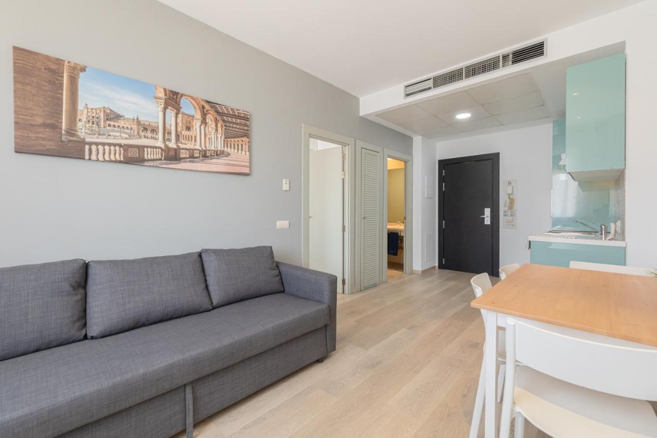 Apartment With Free Parking And Pool Bormujos Exteriör bild