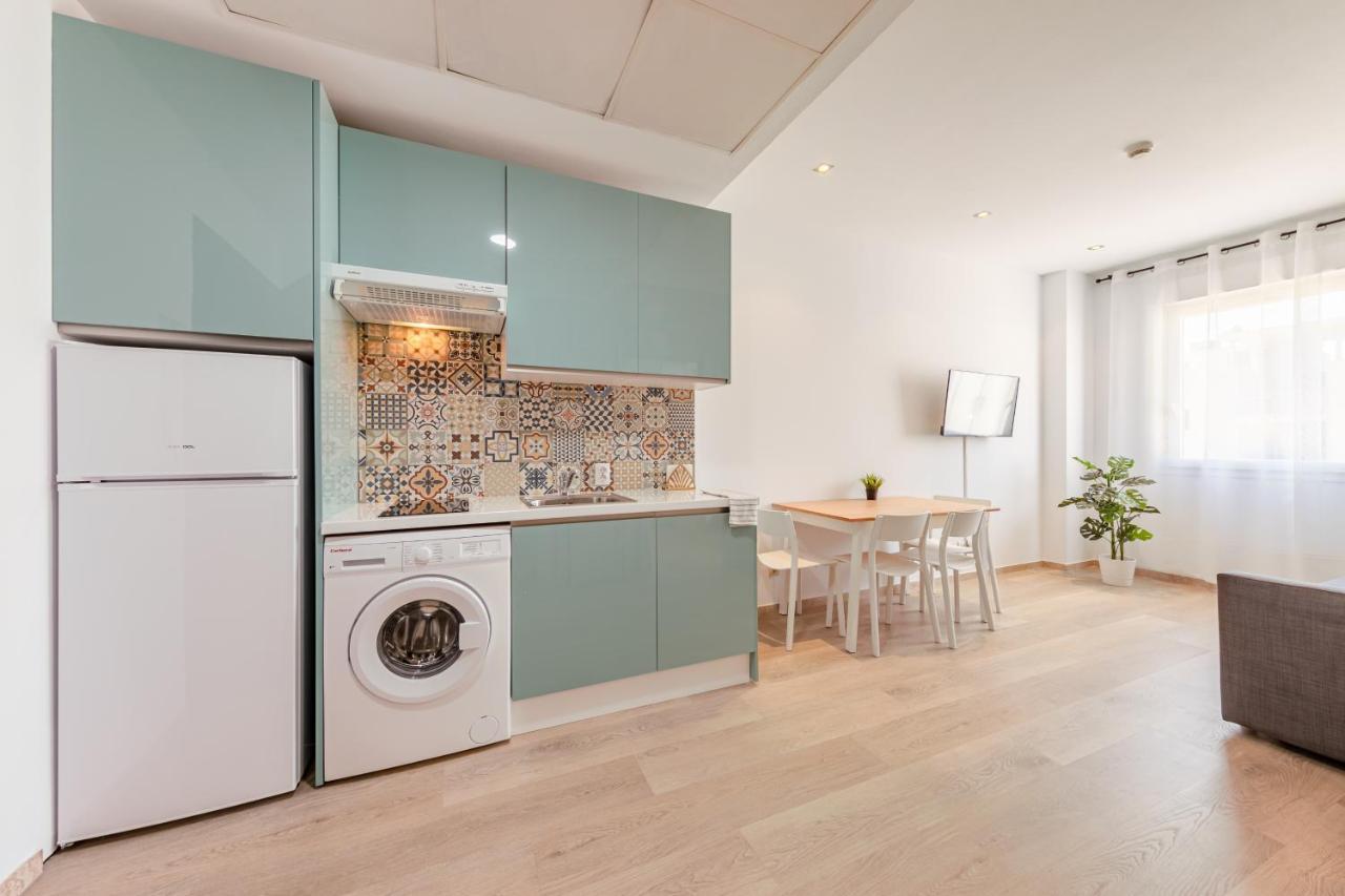 Apartment With Free Parking And Pool Bormujos Exteriör bild