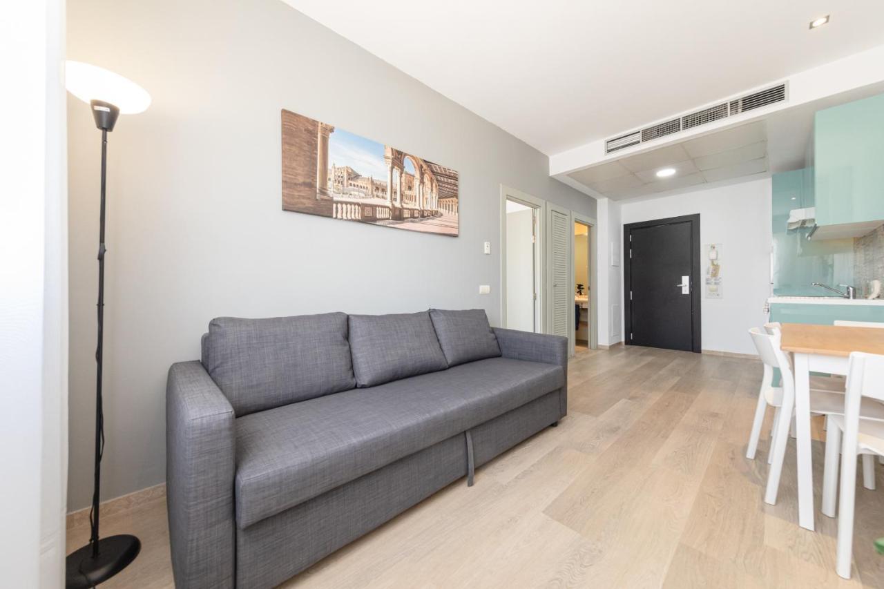 Apartment With Free Parking And Pool Bormujos Exteriör bild
