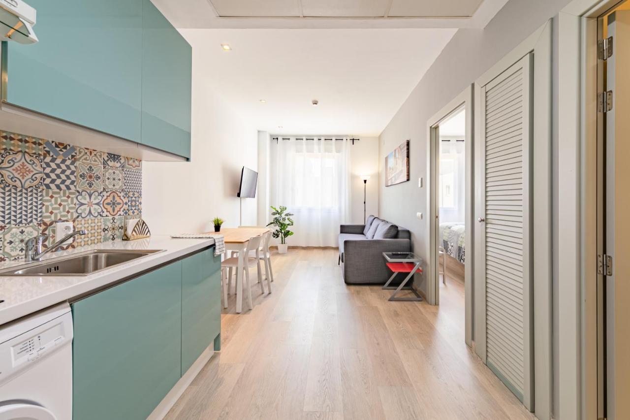 Apartment With Free Parking And Pool Bormujos Exteriör bild