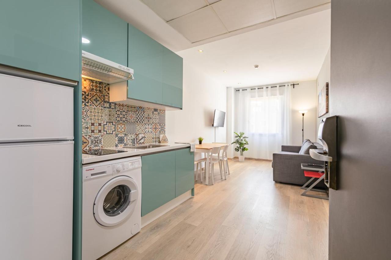 Apartment With Free Parking And Pool Bormujos Exteriör bild