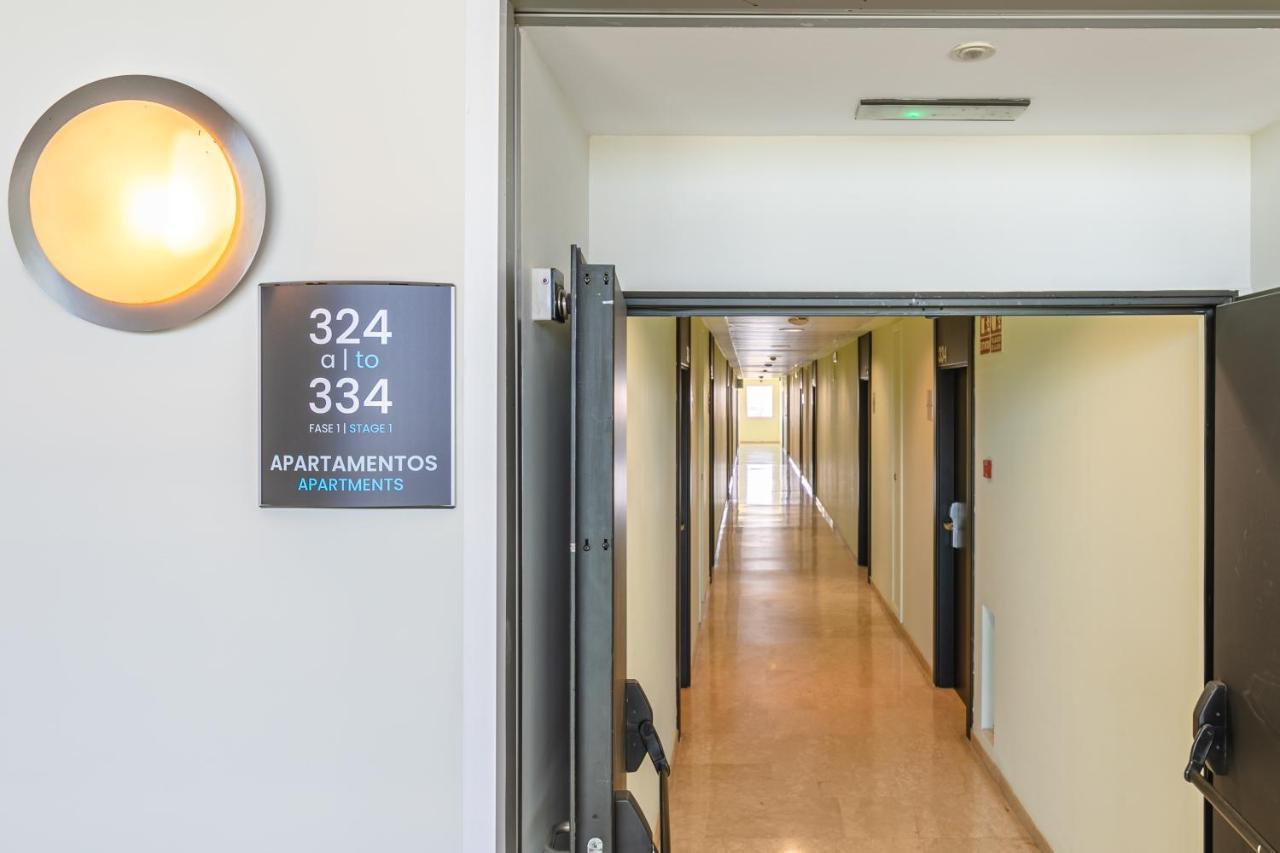 Apartment With Free Parking And Pool Bormujos Exteriör bild