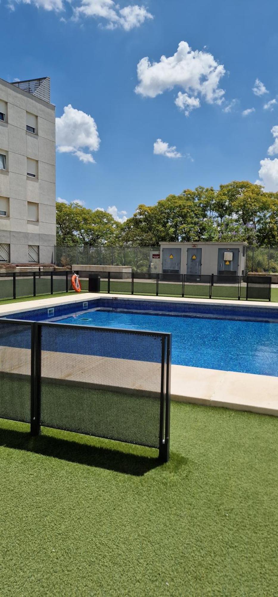 Apartment With Free Parking And Pool Bormujos Exteriör bild